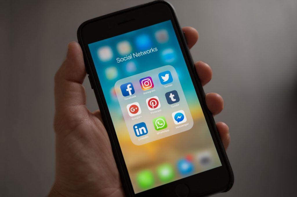 Cette nouvelle plate-forme néerlandaise de médias sociaux fonctionne sans publicités, sans trackers et sans algorithmes : « Les utilisateurs ne paient pas avec leurs données »